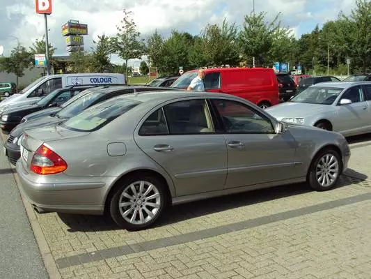 Mercedes-Benz E 500 4.7dm3 benzyna 212 K J27VM0 NZAAB540